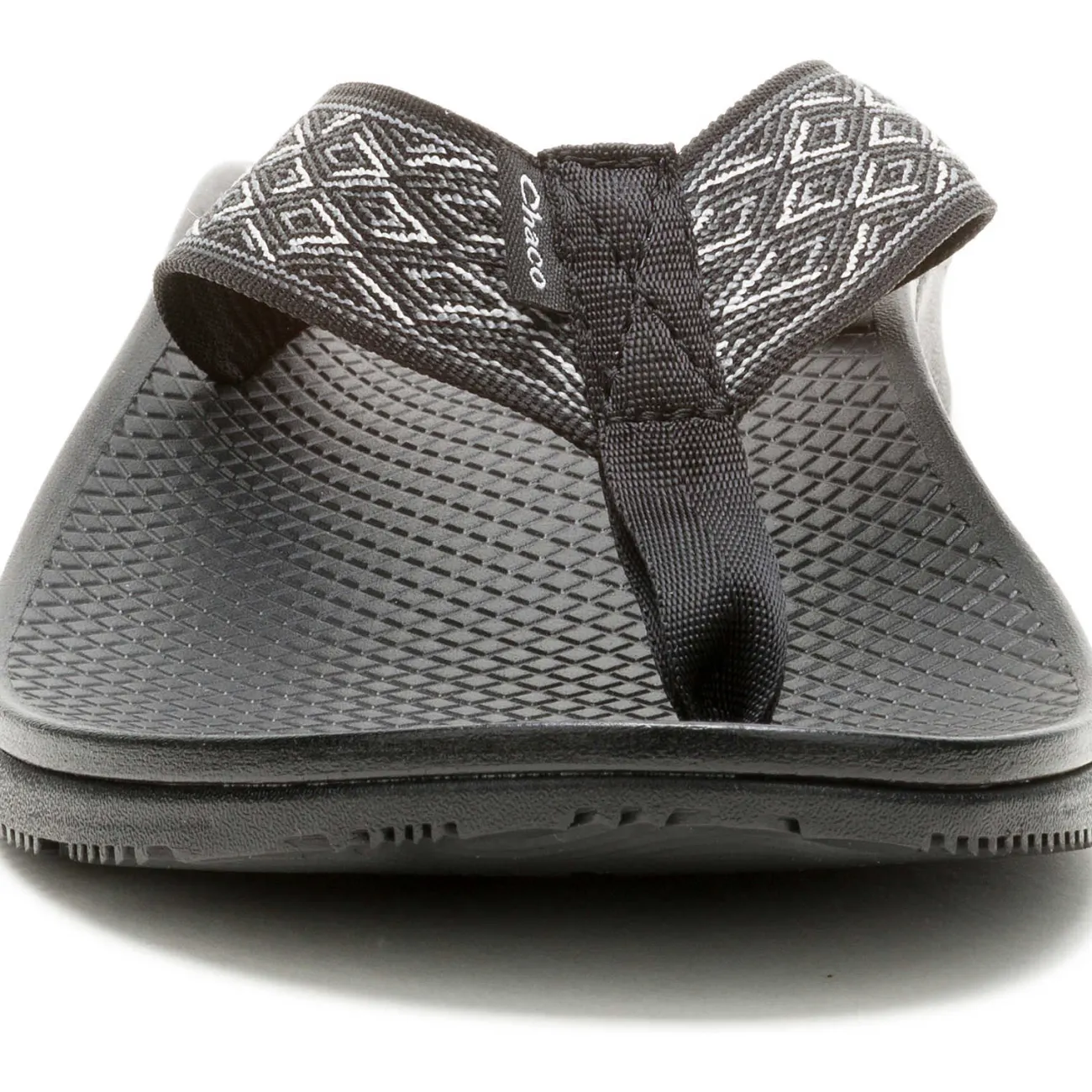 Sandals|Chaco Men's Classic Flip Flop Summit B + W